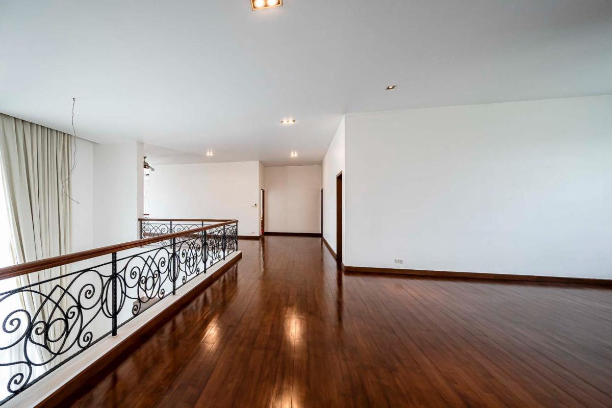 ขายบ้านแจ้งวัฒนะ เมืองทอง : 🔥ขายด่วน + 🔥หมู่บ้านคฤหาสน์ทายาท พื้นที่กว้าง พร้อมสระว่ายน้ำส่วนตัว