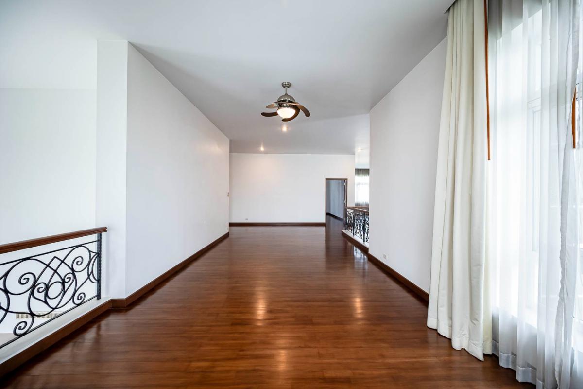 ขายบ้านแจ้งวัฒนะ เมืองทอง : 🔥ขายด่วน + 🔥หมู่บ้านคฤหาสน์ทายาท พื้นที่กว้าง พร้อมสระว่ายน้ำส่วนตัว