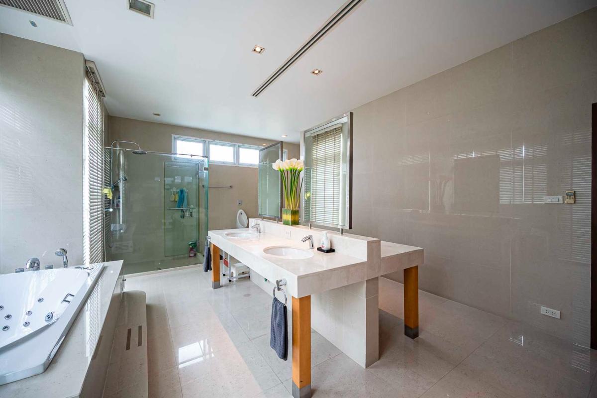 ขายบ้านแจ้งวัฒนะ เมืองทอง : 🔥ขายด่วน + 🔥หมู่บ้านคฤหาสน์ทายาท พื้นที่กว้าง พร้อมสระว่ายน้ำส่วนตัว