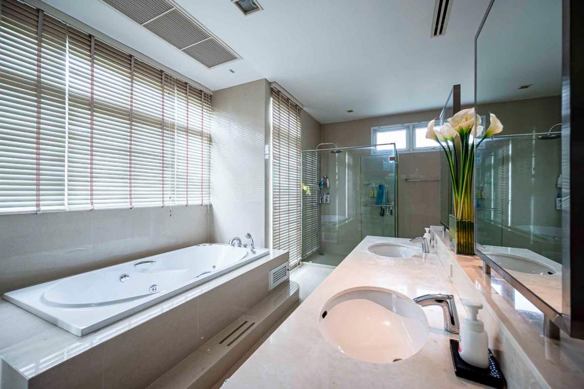 ขายบ้านแจ้งวัฒนะ เมืองทอง : 🔥ขายด่วน + 🔥หมู่บ้านคฤหาสน์ทายาท พื้นที่กว้าง พร้อมสระว่ายน้ำส่วนตัว