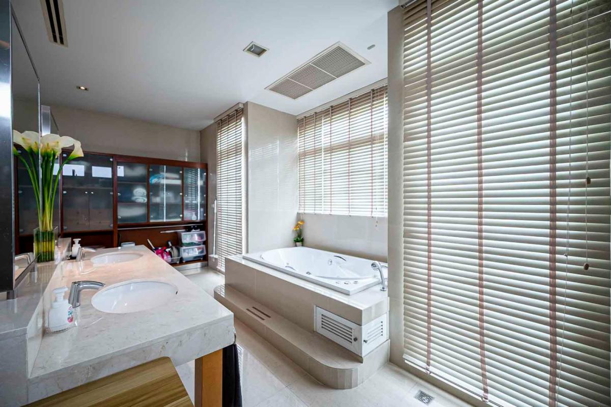 ขายบ้านแจ้งวัฒนะ เมืองทอง : 🔥ขายด่วน + 🔥หมู่บ้านคฤหาสน์ทายาท พื้นที่กว้าง พร้อมสระว่ายน้ำส่วนตัว