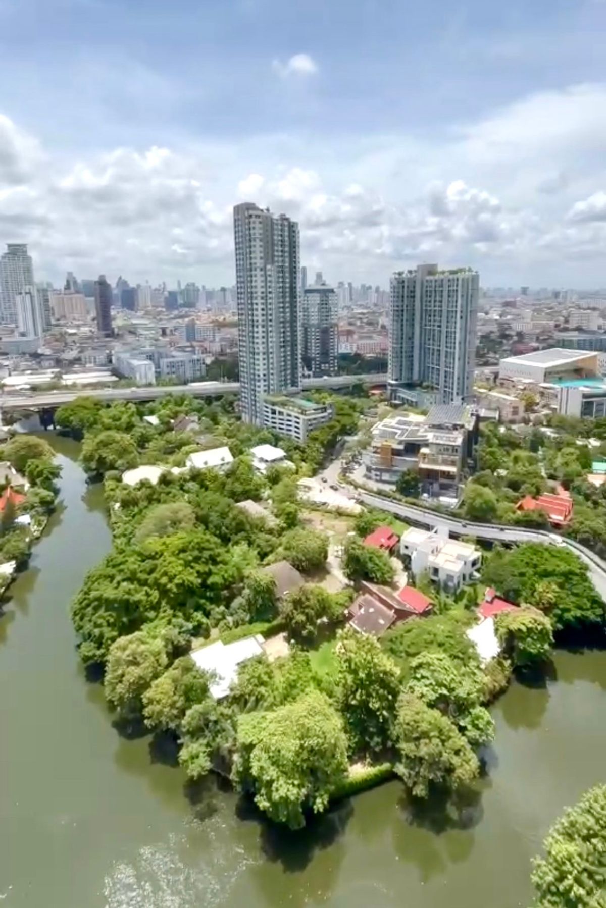 ให้เช่าคอนโดอ่อนนุช อุดมสุข : ให้เช่า คอนโด Blocs 77 สุขุมวิท 77 | 1 ห้องนอน ชั้นสูง เฟอร์ครบ พร้อมอยู่