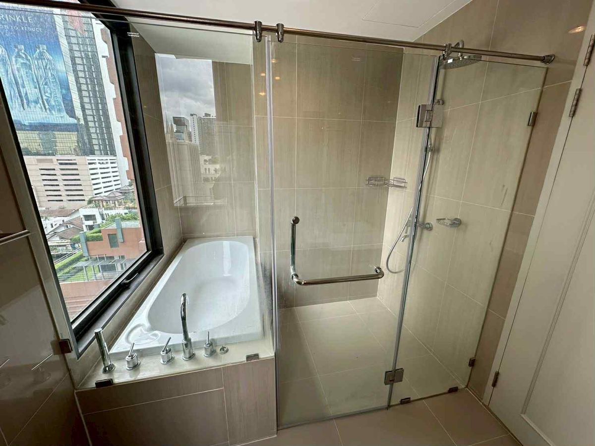 ขายคอนโดพระราม 9 เพชรบุรีตัดใหม่ RCA : ราคาดีมากกกกก!!! พลาดแล้วอดแน่นอน หายากมาก ๆๆ ค่ะ ทั้งราคา และห้องสภาพดีขนาดนี้ วิวสวย โปร่งโล่ง! ต้องห้ามพลาดเลย ห้องนี้ สนใจติดต่อ 0876358339 