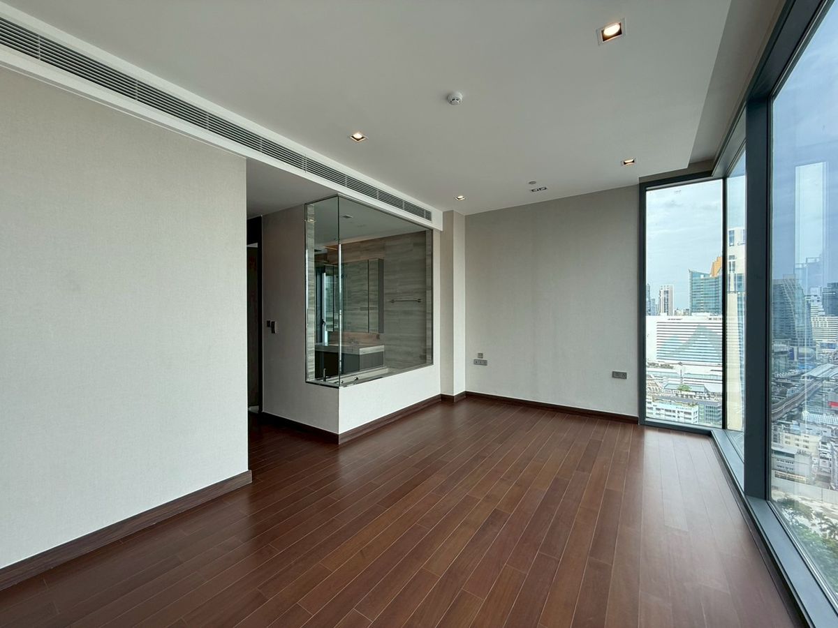 For SaleCondoNana, North Nana,Sukhumvit13, Soi Nana : Pro Cook Q1 Sukhumvit 3 Beds 4 Baths 147.5 SQ.M. P/F ** Fixed 2 Parking