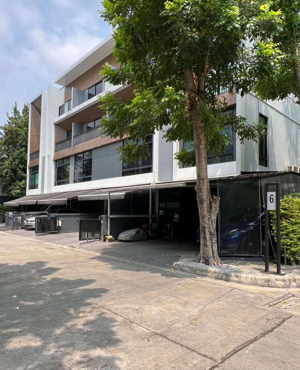 ขายทาวน์โฮมพระราม 3 สาธุประดิษฐ์ : ขายทาวน์โฮม 3.5 ชั้น 2 คูหา อาร์เด้น พระราม 3 สวย ทำเลดี พร้อมอยู่ ใกล้ เซ็นทรัลพลาซ่า พระราม 3 สนใจแอตไลน์ครับ@841qqlnr