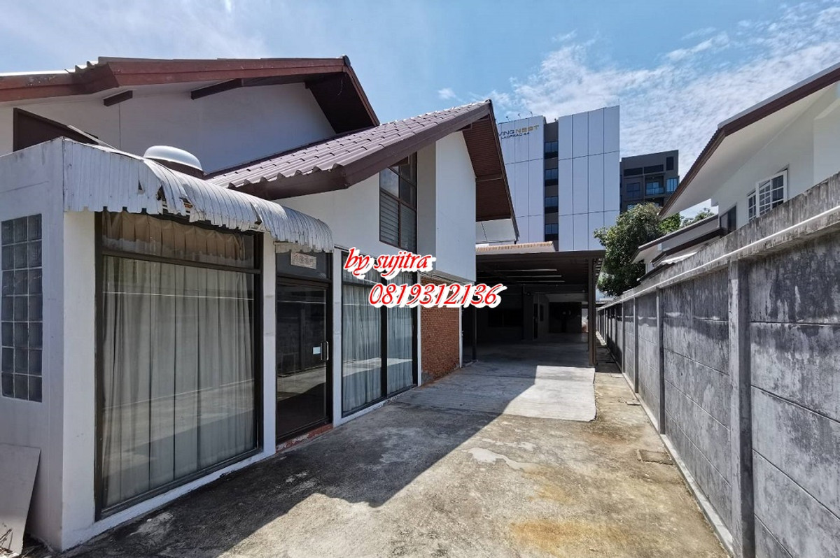 ให้เช่าบ้านโชคชัย4 ลาดพร้าว71 : ให้เช่า บ้านเดี่ยว 2 ชั้น 160 ตรว.2หลังในรั้วเดียวกัน ใกล้สถานีรถไฟฟ้าภาวนา อยู่ ซ.ลาดพร้าว