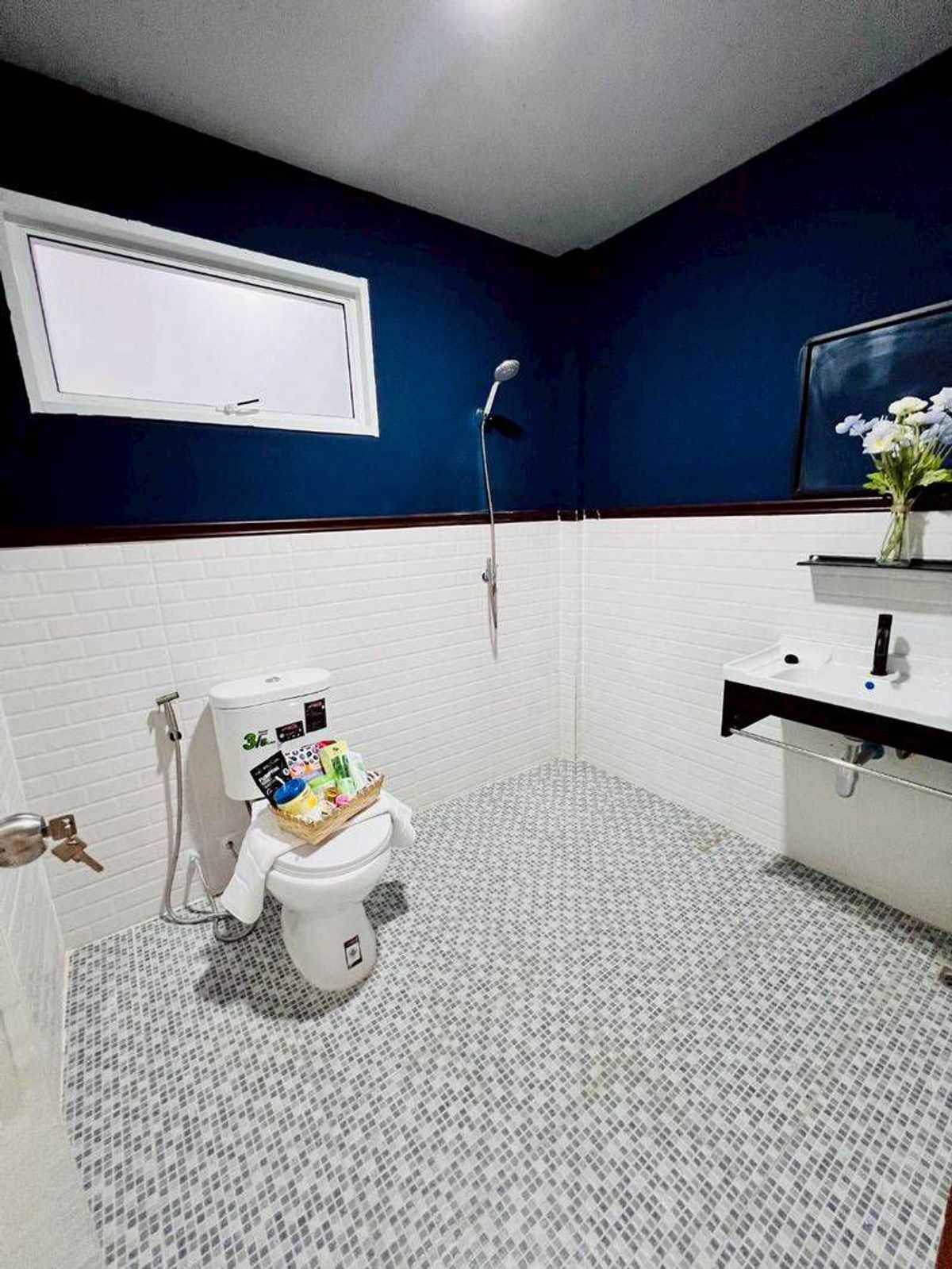 For SaleTownhomePathum Thani,Rangsit, Thammasat : 2 -storey Town House for sale, Piyawaram Khlong 4, an area of 24 square wah, 3 bedrooms, ready to move in. Sava Pracharat Road, Bueng Yi Tho Subdistrict, Thanyaburi District, Pathum Thani Province