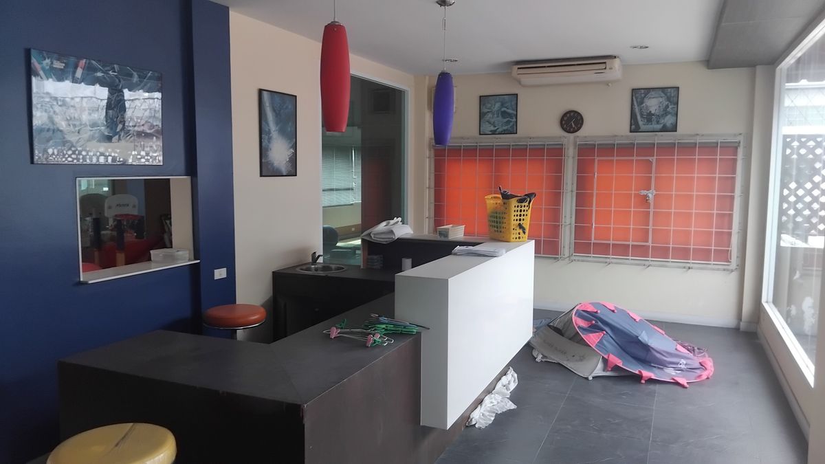 For SaleShop HouseBang kae, Phetkasem : Sell 3 -storey building, 5 booths, Soi Petchkasem 52, area 94 sq.m. #SME manufacturing plant #Decoration well, price 25 minus.