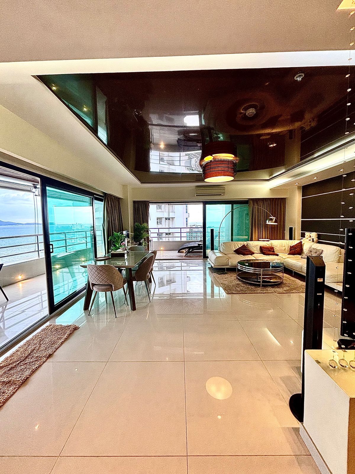 For SaleCondoPattaya, Bangsaen, Chonburi : 📍 View Talay 3 Pattaya, size 138 sq.w., a panoramic sea view. 1 bedroom 2 water with Jacuzzi Foreign quota