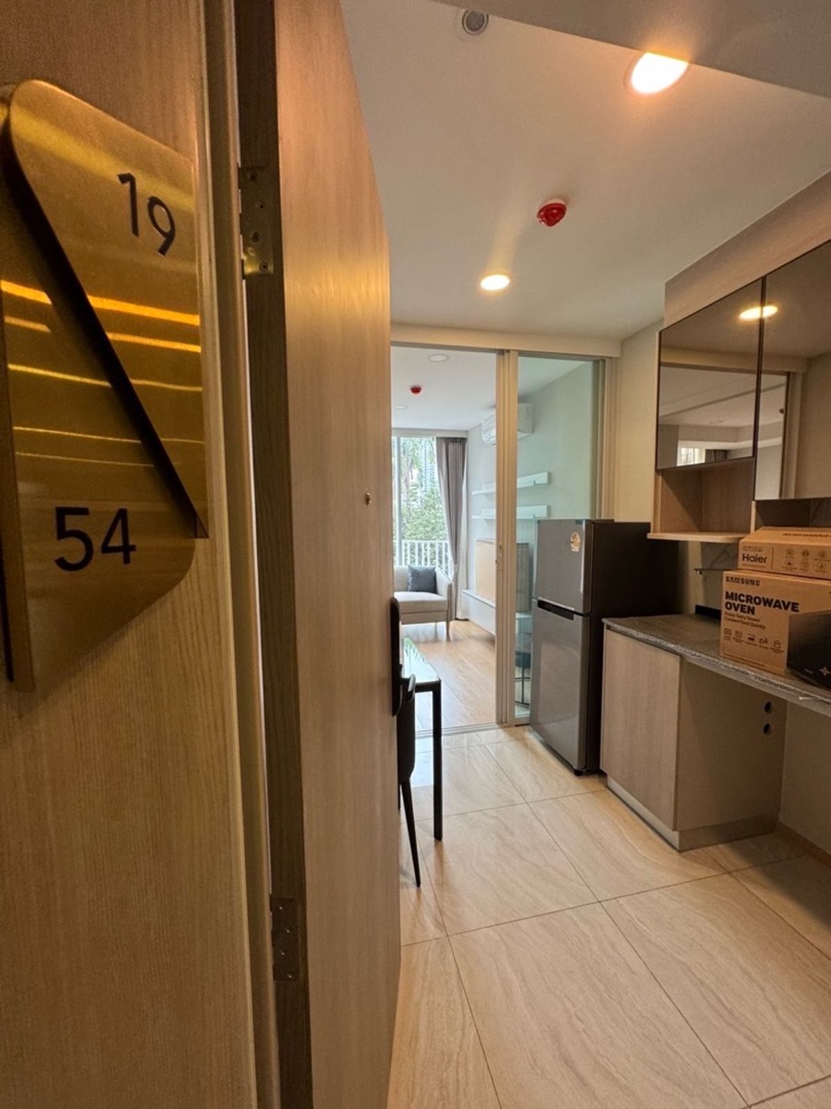 ให้เช่าคอนโดสุขุมวิท อโศก ทองหล่อ : Chewathai Residence Thonglor ห้องพักใหม่ให้เช่า! หายาก