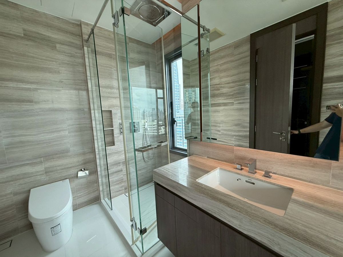 For SaleCondoNana, North Nana,Sukhumvit13, Soi Nana : Pro Cook Q1 Sukhumvit 3 Beds 4 Baths 147.5 SQ.M. P/F ** Fixed 2 Parking