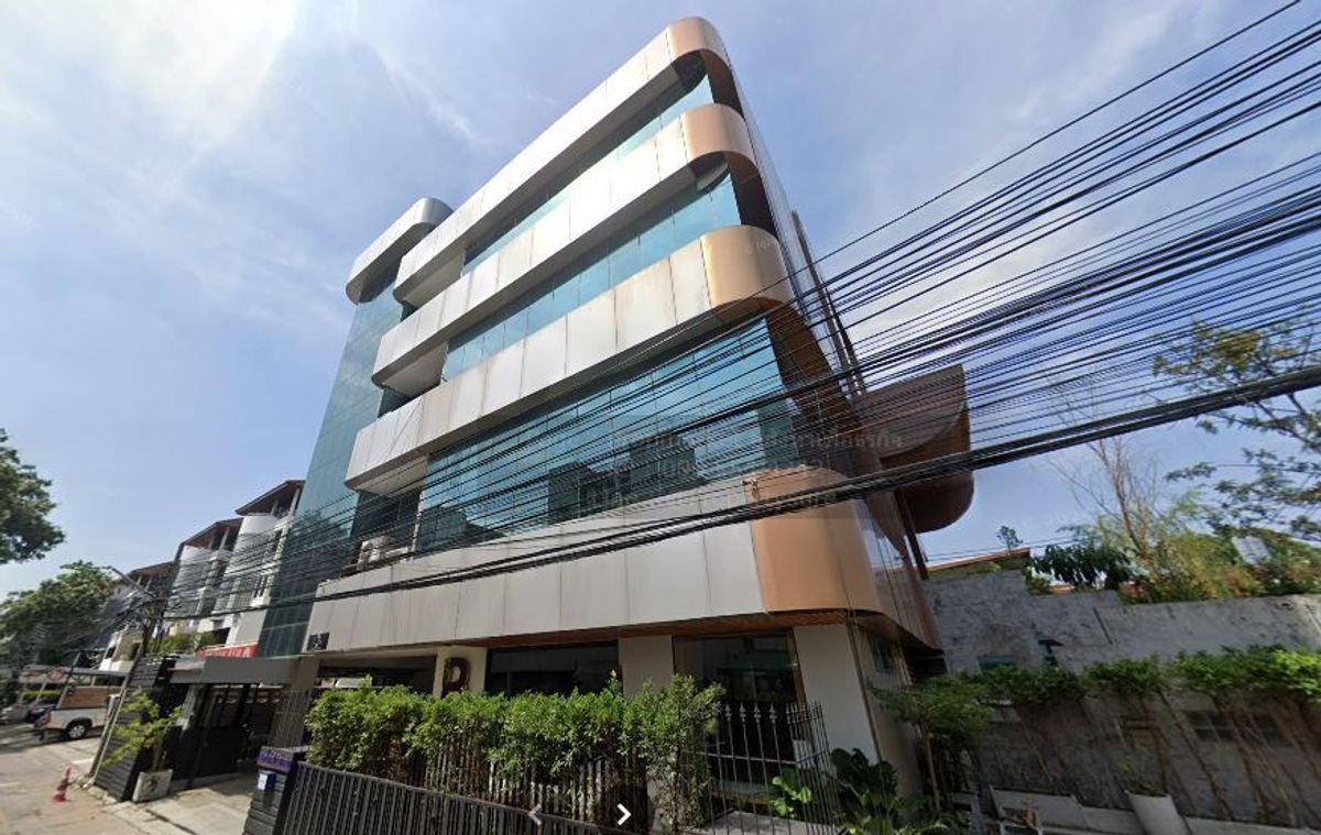 For RentOfficeYothinpattana,CDC : Stand Alone #Office #Building for Rent Fully Furnished & Ready to Move In 5-story background, 2nd side, beautiful and most outstanding in the Town-in-Town, next to the expressway. Rent both buildings @town in town