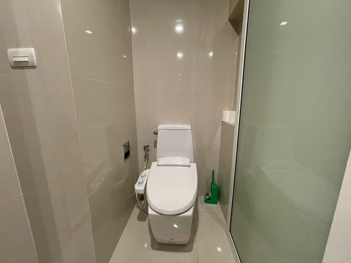 ให้เช่าคอนโดอ่อนนุช อุดมสุข : (ปล่อยเช่า)🟢 คอนโด RHYTHM Sukhumvit 44/1 ร 2BR ราคาดีมากกกก ชั้นสูง  เฟอร์+เครื่องใช้ไฟฟ้าครบ พร้อมเข้าอยู่  ㅡ ติด🚆BTS พระโขนง