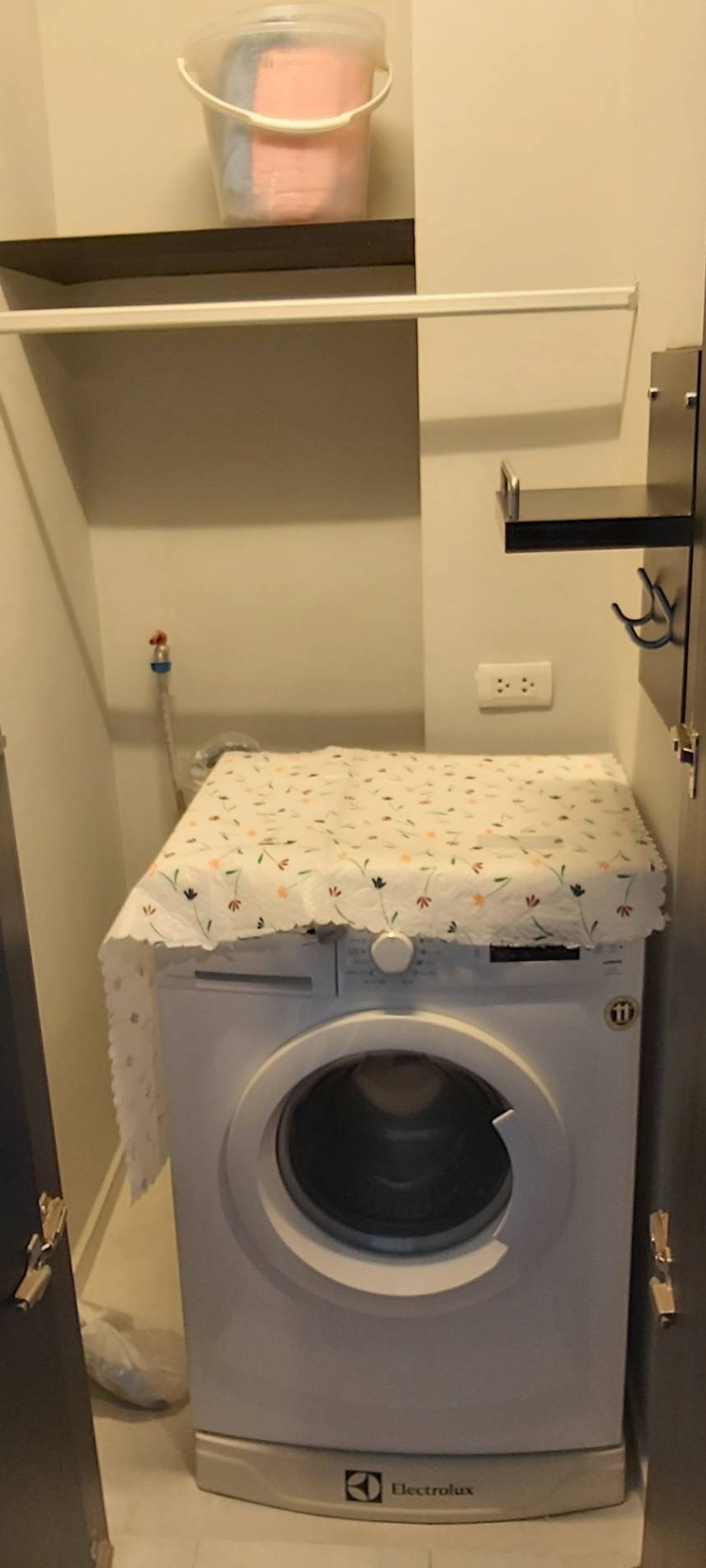 ให้เช่าคอนโดอ่อนนุช อุดมสุข : (ปล่อยเช่า) คอนโด RHYTHM สุขุมวิท 44/1  ราคาดีมาก! 1 นอน 35 Sq.m. เฟอร์+เครื่องใช้ไฟฟ้าครบ ㅡ ติด 🚆BTS พระโขนง