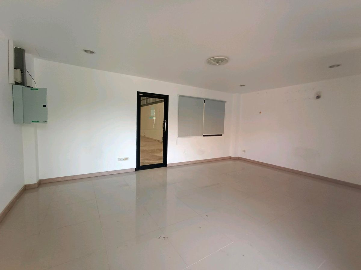 WarehouseNonthaburi, Bang Yai, Bangbuathong : Selling/renting warehouses in the Loft Minifacory Bang Nang Project