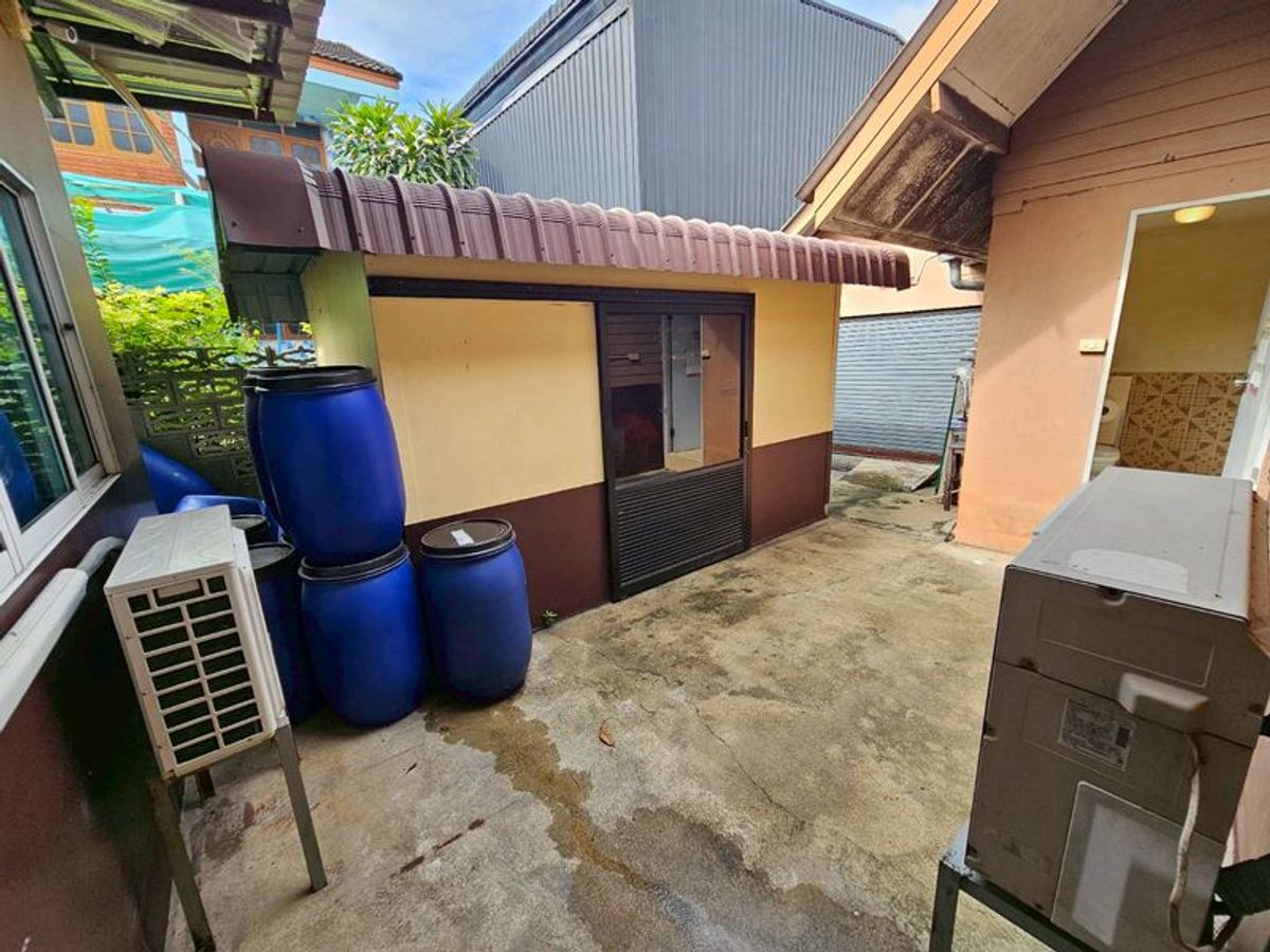 ให้เช่าโฮมออฟฟิศนวมินทร์ รามอินทรา :  ให้เช่า Home Office พร้อมโกดัง 107 ตารางวา ติดแม็คโคร รามอินทรา 76 จอดรถ 10 คัน เฟอร์นิเจอร์สำนักงานครบ เขตคันนายาว กรุงเทพมหานคร