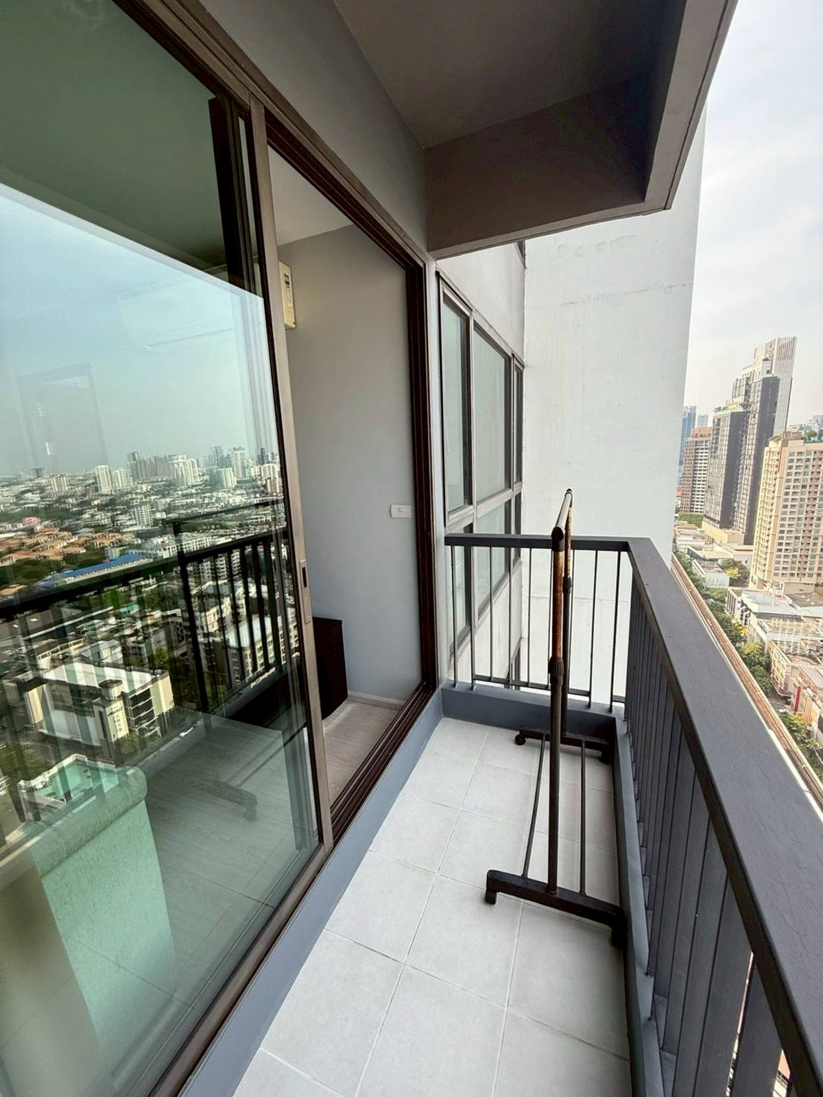 ให้เช่าคอนโดอ่อนนุช อุดมสุข : (ปล่อยเช่า)🟢คอนโด RHYTHM Sukhumvit 44/1  I 2BR  เฟอร์ครบ+เครื่องใช้ไฟฟ้าครบ   ㅡ ติด🚆BTS พระโขนง