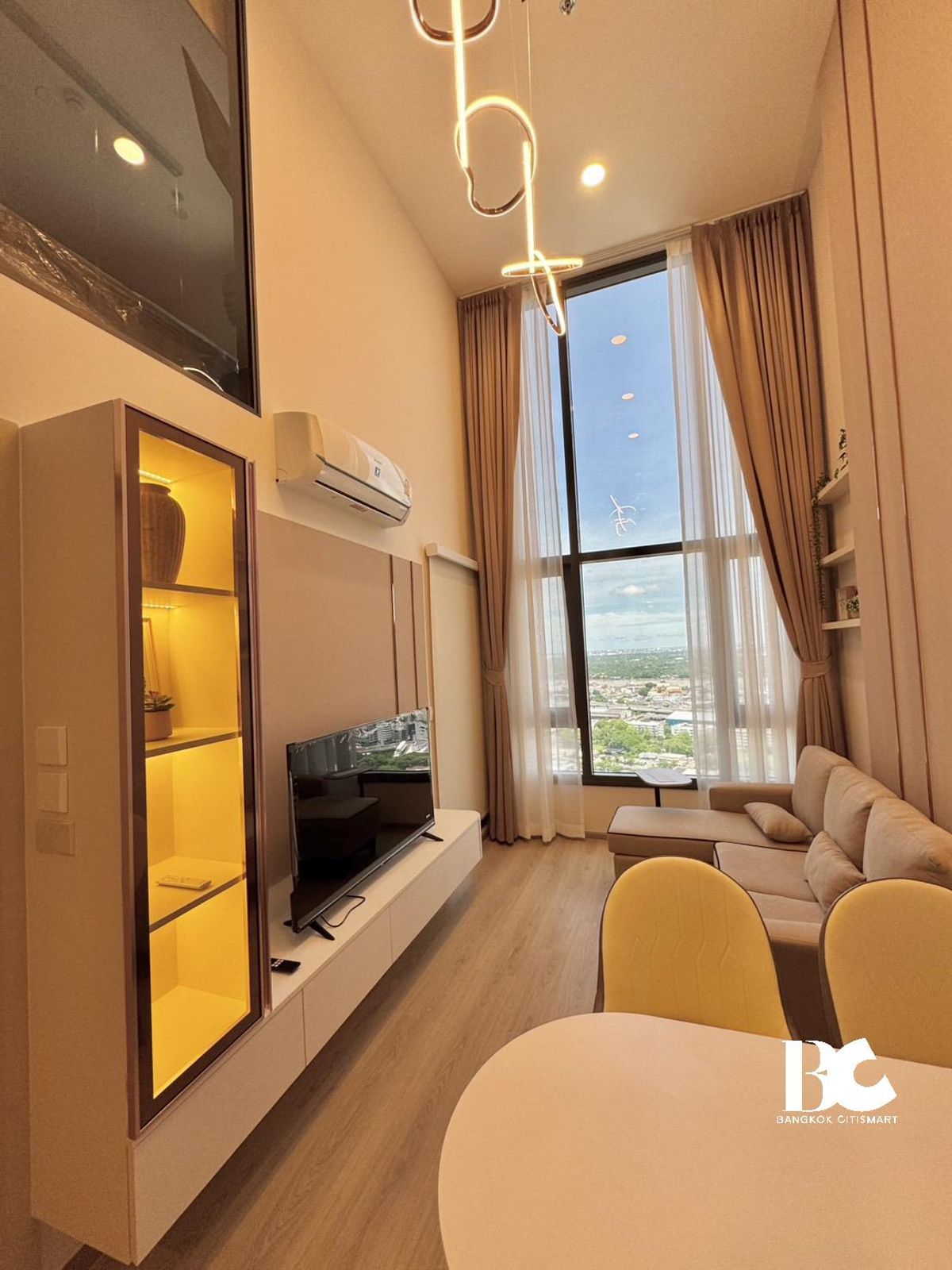 ให้เช่าคอนโดคลองเตย กล้วยน้ำไท : ให้เช่า Life Rama 4-Asoke 2 ห้องนอน 1 ห้องน้ำ เพดานสูง | 0636647979 มิค