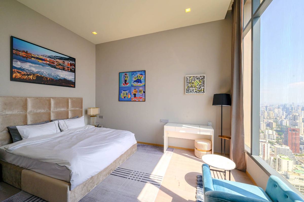 For SaleCondoSukhumvit, Asoke, Thonglor : The Esse Asoke / High-floor luxury condo with an open view, close to BTS Asok and MRT Phetchaburi. / 2 bed 158 sq.m.Tel. 0937890899