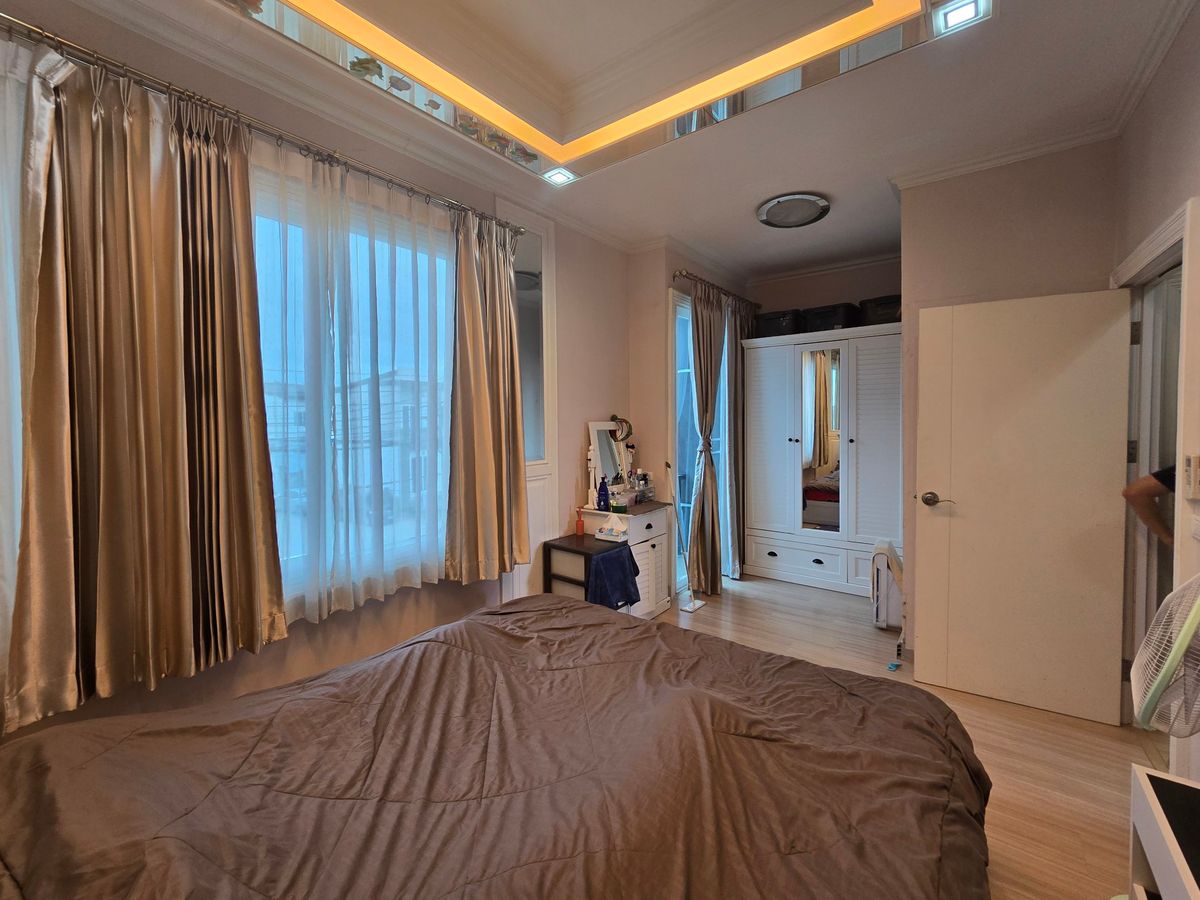 ขายทาวน์โฮมพระราม 2 บางขุนเทียน : ทาวน์โฮม กัสโต้ พระราม2-เทียนทะเล 19  อารมณ์บ้านเดี่ยว เนื้อที่ 21.4 ตรว. หน้าบ้านไม่ชนใคร ถนนเมน