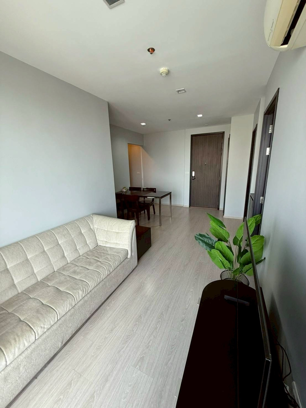 ให้เช่าคอนโดอ่อนนุช อุดมสุข : (ปล่อยเช่า)🟢คอนโด RHYTHM Sukhumvit 44/1  I 2BR  เฟอร์ครบ+เครื่องใช้ไฟฟ้าครบ   ㅡ ติด🚆BTS พระโขนง