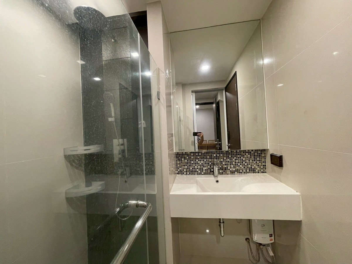 ให้เช่าคอนโดอ่อนนุช อุดมสุข : (ปล่อยเช่า)🟢 คอนโด RHYTHM Sukhumvit 44/1 ร 2BR ราคาดีมากกกก ชั้นสูง  เฟอร์+เครื่องใช้ไฟฟ้าครบ พร้อมเข้าอยู่  ㅡ ติด🚆BTS พระโขนง