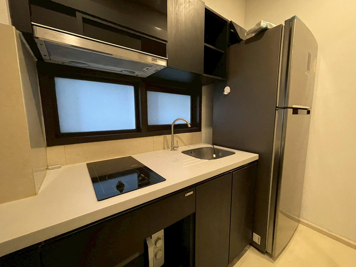 ให้เช่าคอนโดอ่อนนุช อุดมสุข : (ปล่อยเช่า)🟢 คอนโด RHYTHM Sukhumvit 44/1 ร 2BR ราคาดีมากกกก ชั้นสูง  เฟอร์+เครื่องใช้ไฟฟ้าครบ พร้อมเข้าอยู่  ㅡ ติด🚆BTS พระโขนง