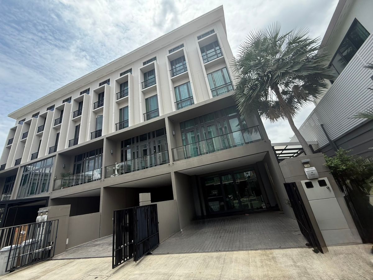ขายทาวน์โฮมเกษตรศาสตร์ รัชโยธิน : ขายบ้านพร้อมอยู่พาทิโอ รัชโยธิน PATIO Ratchayothin แต่งครบ  ย่านรัชโยธิน ใกล้รถไฟฟ้าสายสีเขียว 
