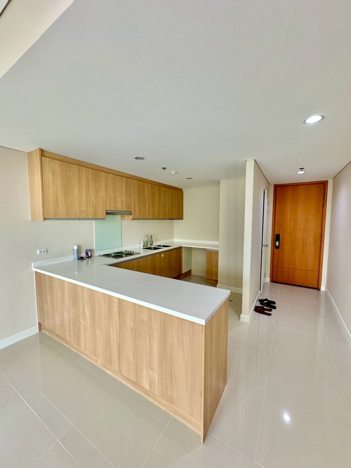 ขายคอนโดพระราม 9 เพชรบุรีตัดใหม่ RCA : Villa Asoke / 2 Bedrooms (FOR SALE), วิลล่า อโศก / 2 ห้องนอน (ขาย) F419