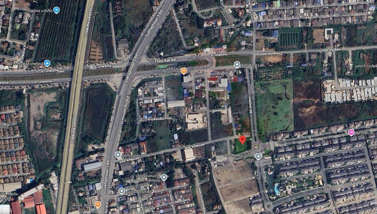 ขายที่ดินนวมินทร์ รามอินทรา : ขายที่ดินเปล่า 1 ไร่ หน้าโครงการหมู่บ้านหรู ถนนเทพรักษ์ ร่มรื่น สิ่งแวดล้อมดี เหมาะสร้างบ้าน ครอบครัวใหญ่ ไม่ต้องจ่ายค่าส่วนกลาง