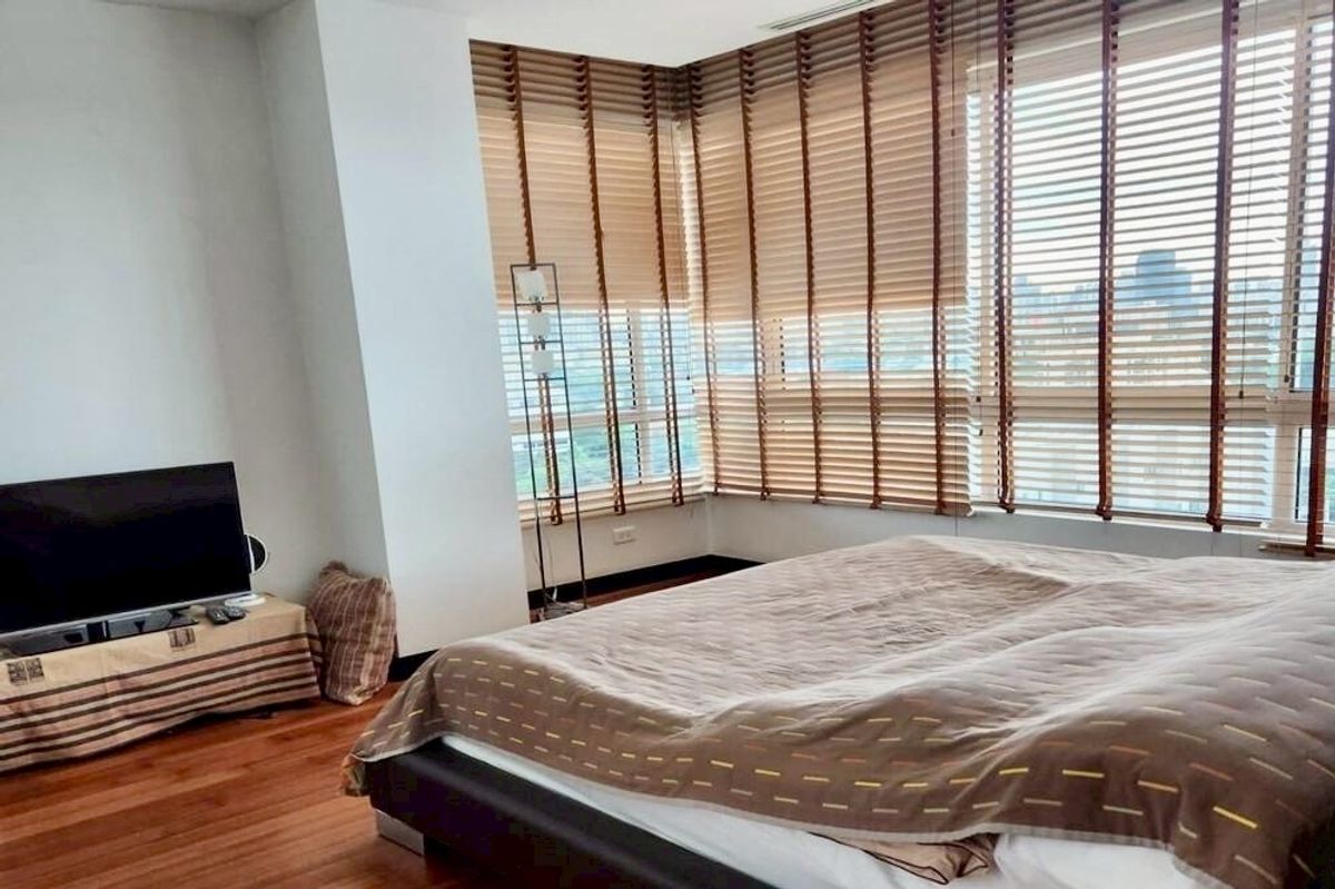 For SaleCondoSathorn, Narathiwat : ( UL2507302 ) Rare Item Tel/Line 096-2479369 , FOR SELL THE LOFTS YENNAKART 2 Bedrooms 2 bathrooms 93.83 Sq.M. Never rented
