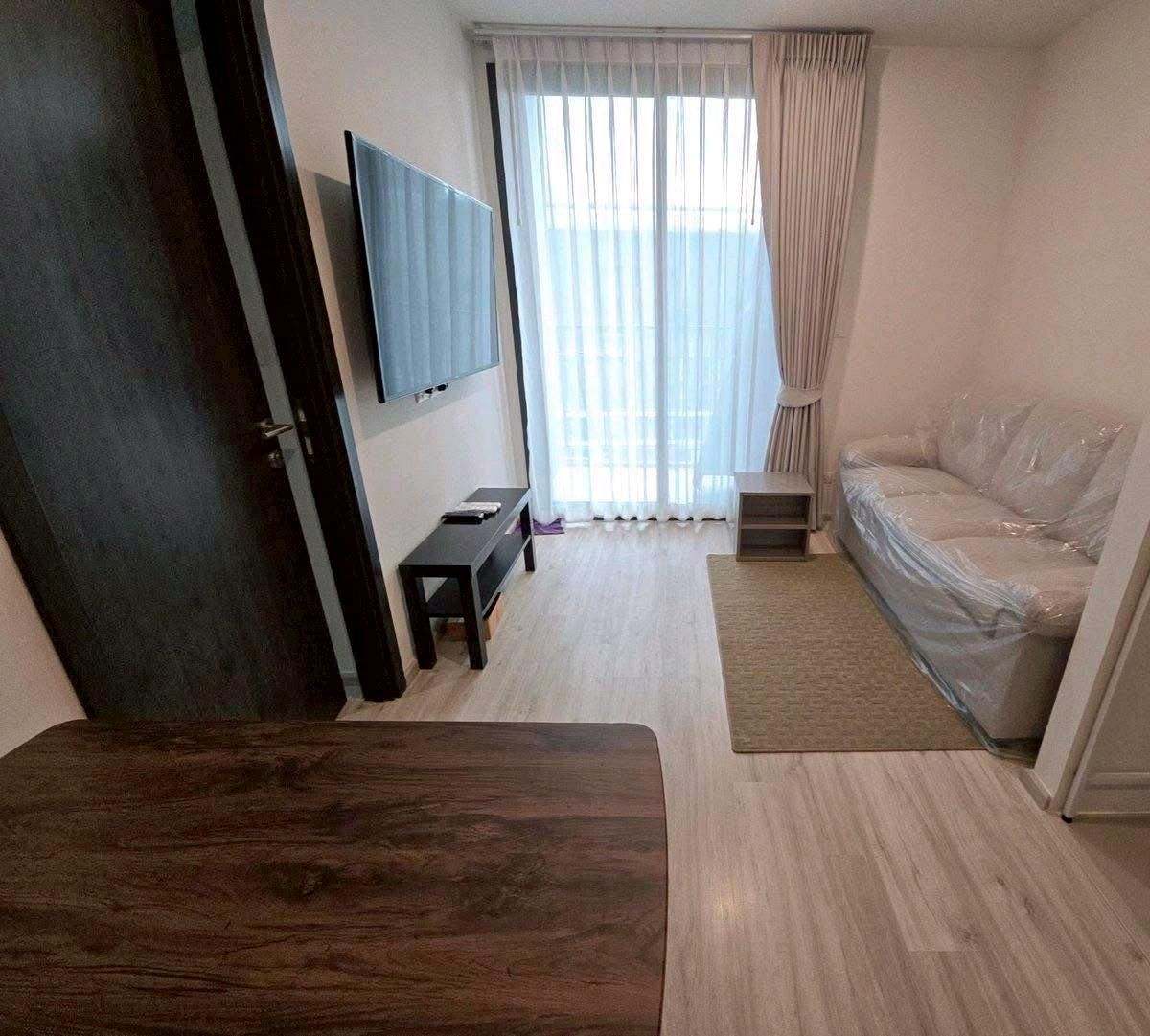 ให้เช่าคอนโดรัชดา ห้วยขวาง : FOR RENT  XT ห้วยขวาง ห้องใหม่มากค่ะ
54 ตรม.