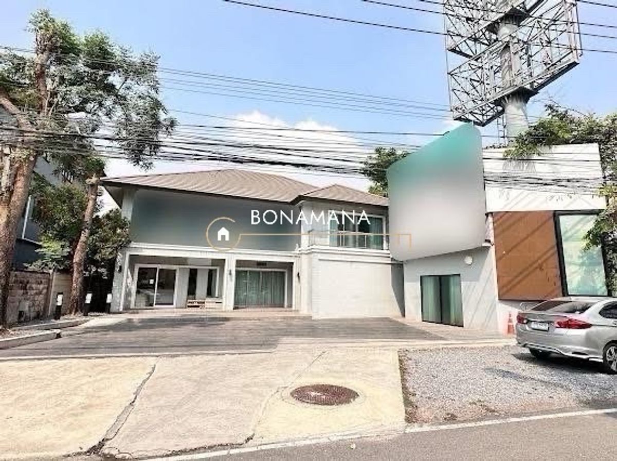 โฮมออฟฟิศเลียบทางด่วนรามอินทรา : โฮมออฟฟิศ เลียบด่วนรามอินทรา
ใกล้ Central Eastville ทำเลดี 