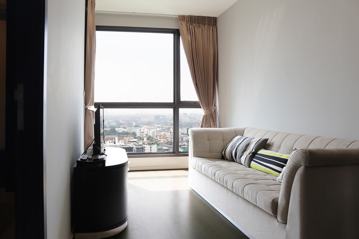 For RentCondoOnnut, Udomsuk : (For Rent) 1 Bed 1 Bath  35 Sqm.Fully furnished - READY TO MOVE IN 