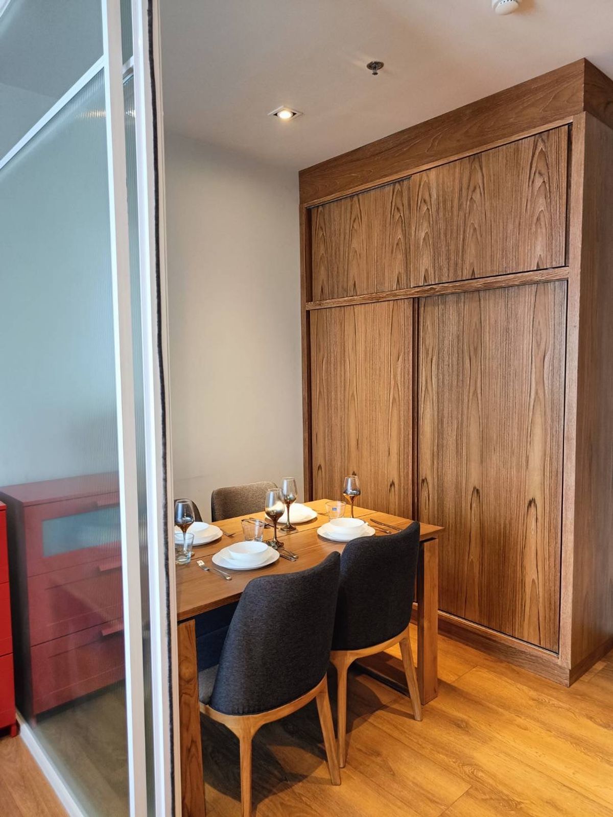 ให้เช่าคอนโดสุขุมวิท อโศก ทองหล่อ : ✨ For Rent | Park 24 –  Modern living in prime Phrom Phong area, just steps from BTS & Emporium