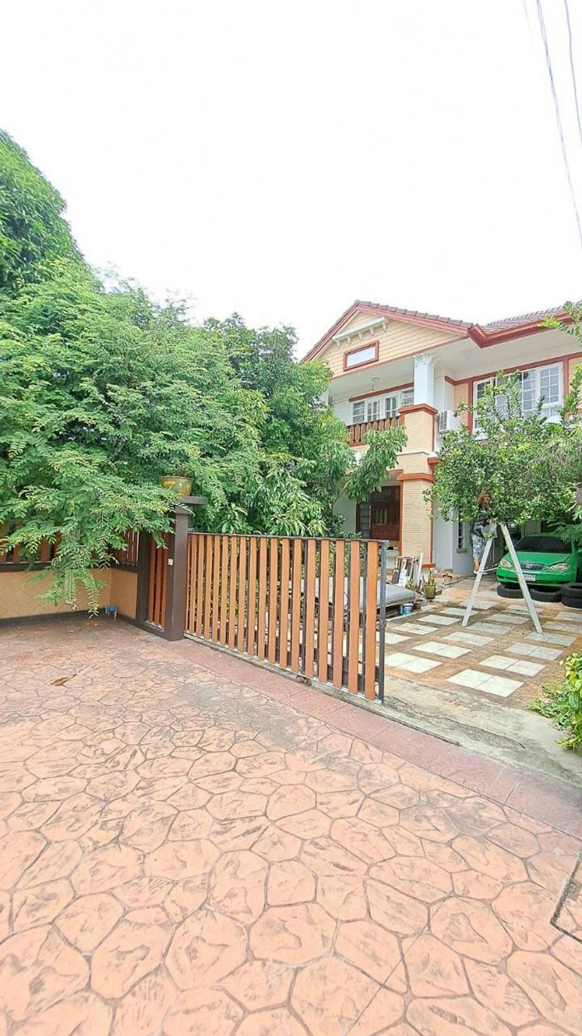 ขายบ้านลาดกระบัง สุวรรณภูมิ : บ้านน่าอยู่ บนถนนเฉลิมพระเกียรติ ร.9 ซ.61 เดินทางสะดวก ใกล้พัฒนาการ, ประเวศ, สวนหลวง, ศรีนครินทร์, พระราม9