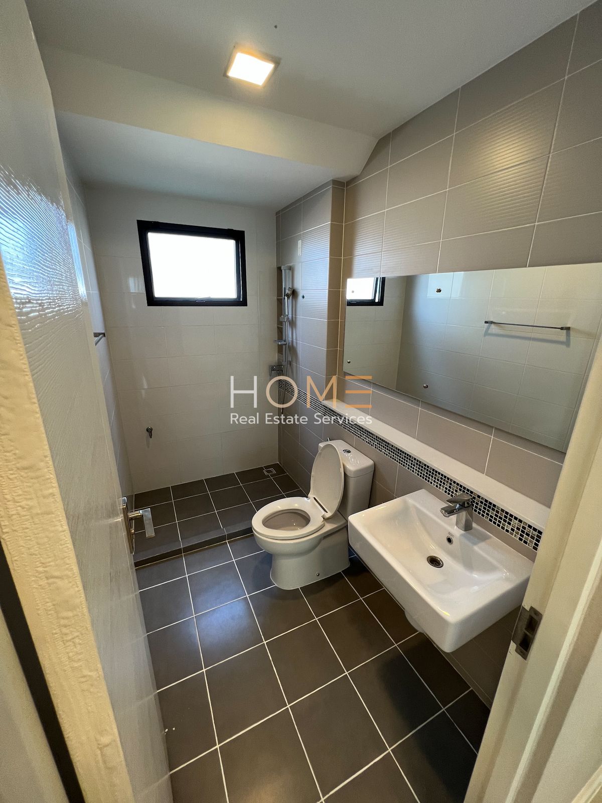 ขายบ้านพระราม 5 ราชพฤกษ์ บางกรวย : บ้านเดี่ยว มัณฑนา แจ้งวัฒนะ - ราชพฤกษ์ / 3 ห้องนอน (ขายพร้อมผู้เช่า), Manthana Chaengwattana - Ratchaphruek / Detached House 3 Bedrooms (SALE WITH TENENT) AOM001