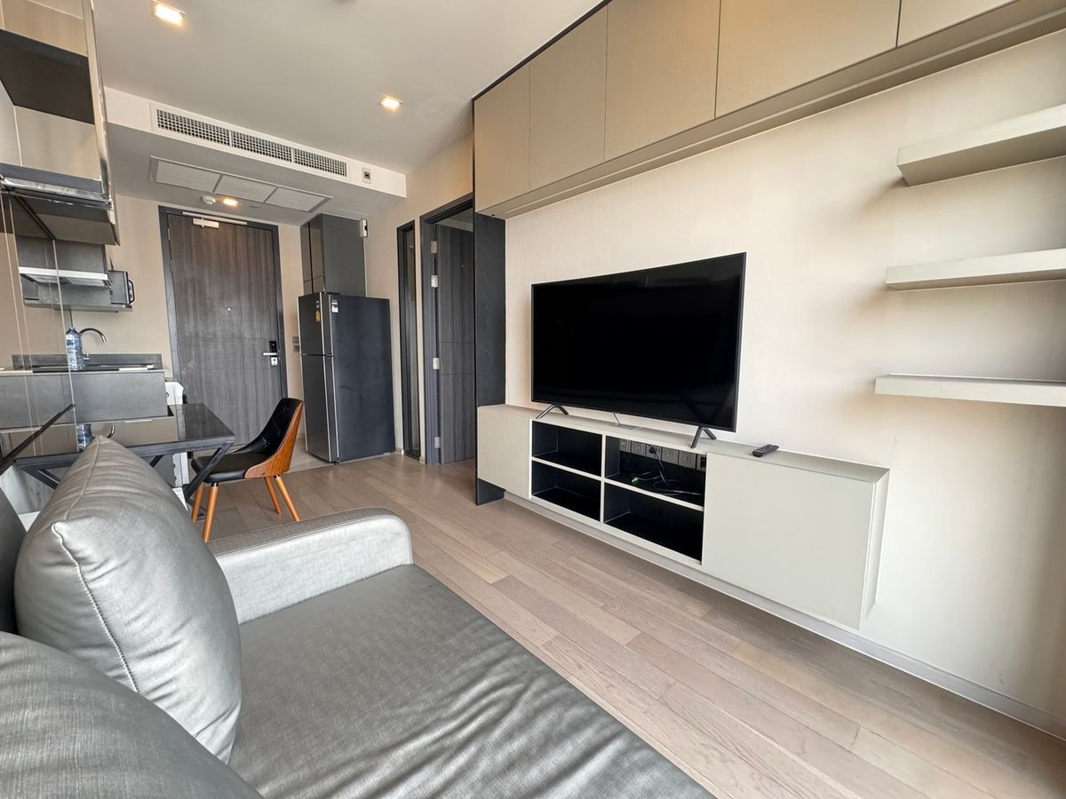 ให้เช่าคอนโดสุขุมวิท อโศก ทองหล่อ : พร้อมเช่า แอชตัน อโศก 1ห้องนอน เฟอร์นิเจอร์ครบ แต่งสวย 