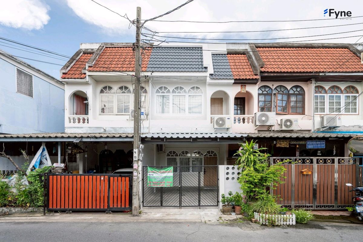 ขายบ้านโชคชัย4 ลาดพร้าว71 : 《บ้านใกล้ห้อง》 2 นอน 2 น้ำ 2 ชั้น บ้านสุคนธ์สวัสดิ์ 3 ใกล้สตรีวิทย์ 2 