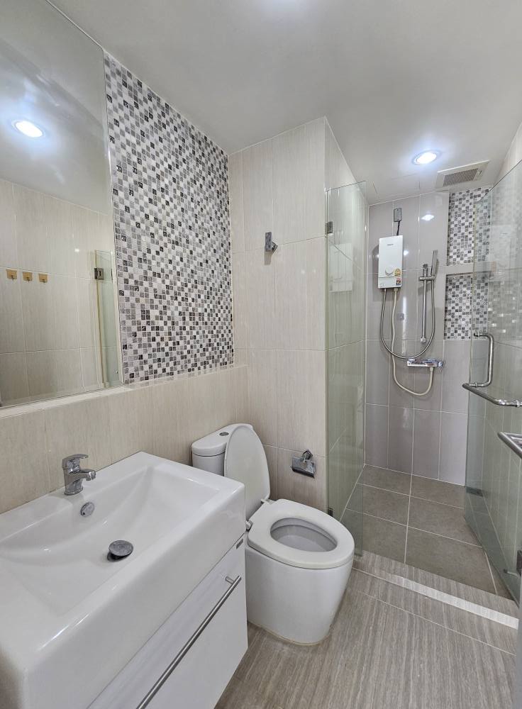 ให้เช่าคอนโดรัชดา ห้วยขวาง : 🔥ให้เช่าด่วน🔥ไลฟ์ รัชดาภิเษก ใกล้ MRT ห้วยขวาง เฟอร์นิเจอร์ครบ พร้อมเข้าอยู่