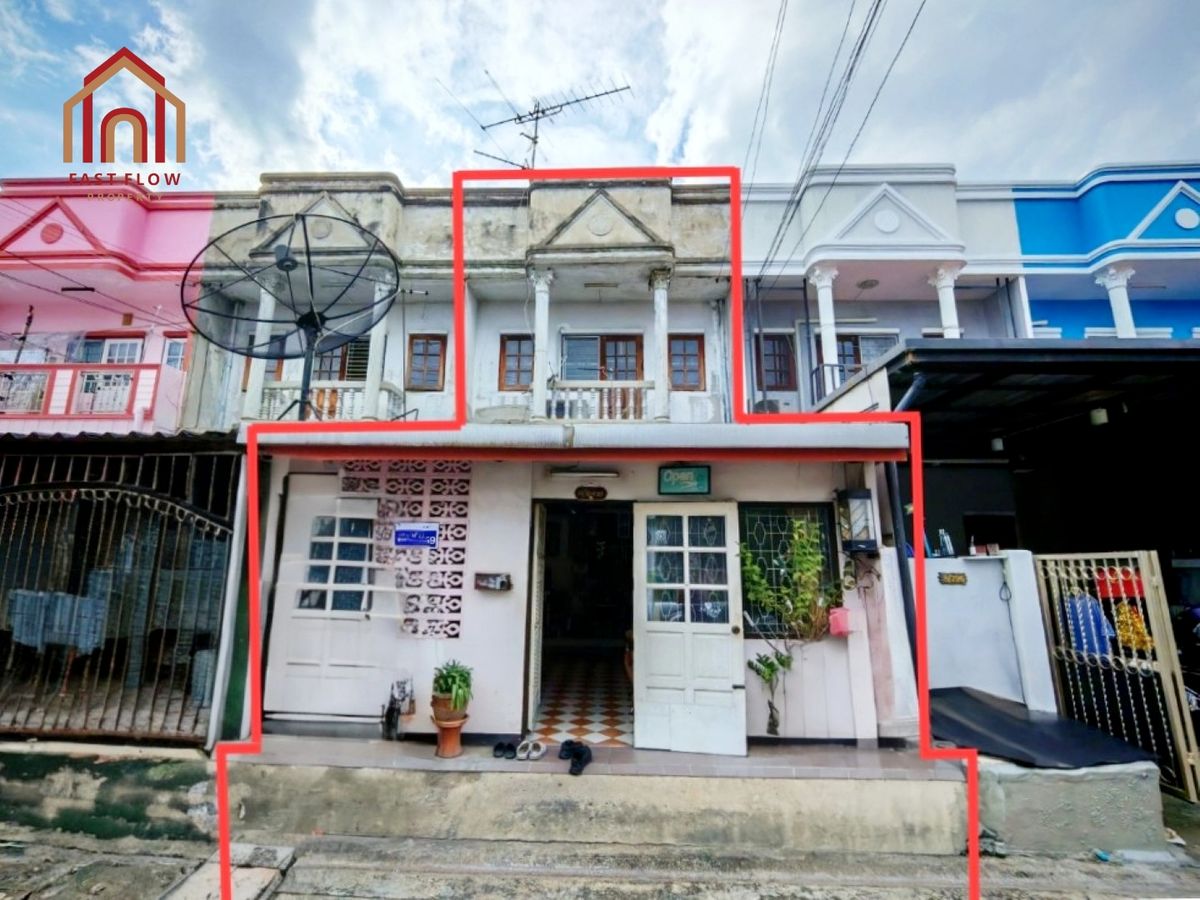 For SaleTownhomeNawamin, Ramindra : Townhouse for sale in Sirinakorn Village, Phahonyothin Road 54/1. Townhome in the Saphan Mai, Sai Mai, Lam Luk Ka, Hathairat, and Chanthaburi areas. Front and rear additions available. 