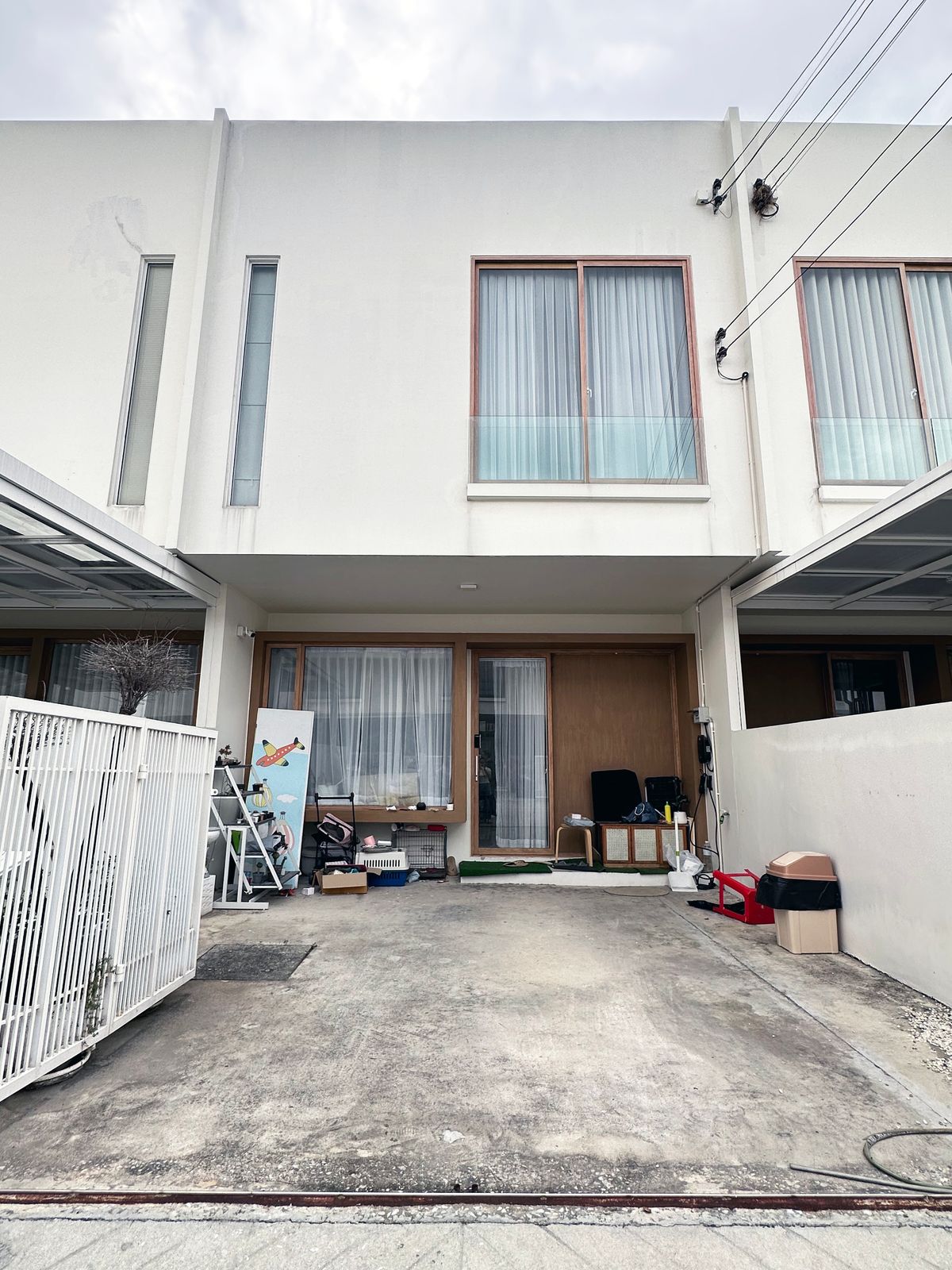 ทาวน์โฮมบางนา แบริ่ง ลาซาล : 🏡BN031 ขายและให้เช่าทาวน์โฮม สุด Minimal  แถมที่ชาร์จ EV  🏡.  