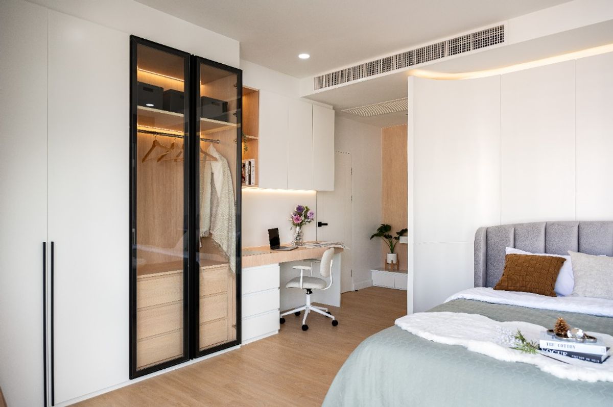 ขายคอนโดนานา : 2 นอน แต่งครบ ห้องสวย ใกล้ BTS นานา และ มศว  081-245-7349