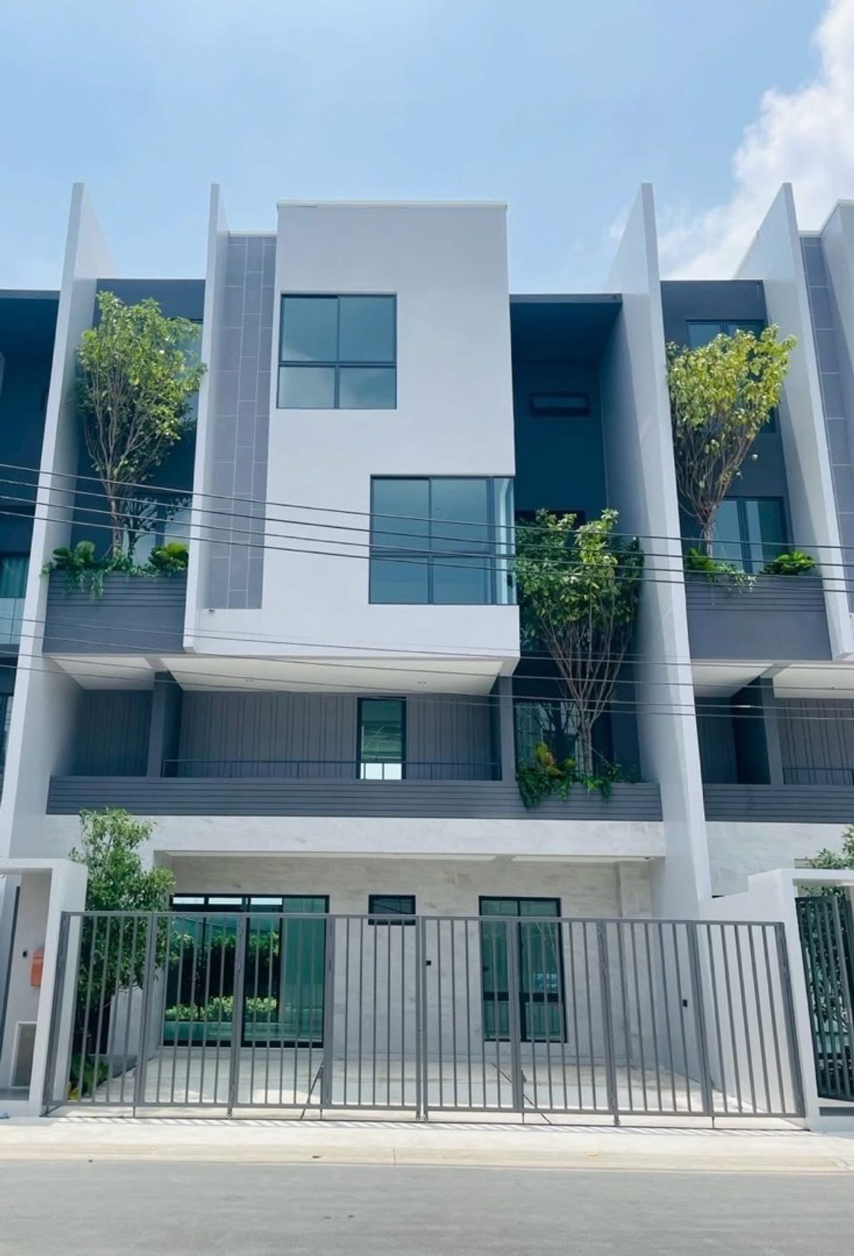 ให้เช่าทาวน์โฮมพัฒนาการ ศรีนครินทร์ : ให้เช่าบ้านเปล่า🔥พาทิโอ กรุงเทพกรีฑา วงแหวน2🔥3ชั้น🔥35ตรว🔥340ตรม🔥4Bed🔥บ้านเปล่า🔥 R3174