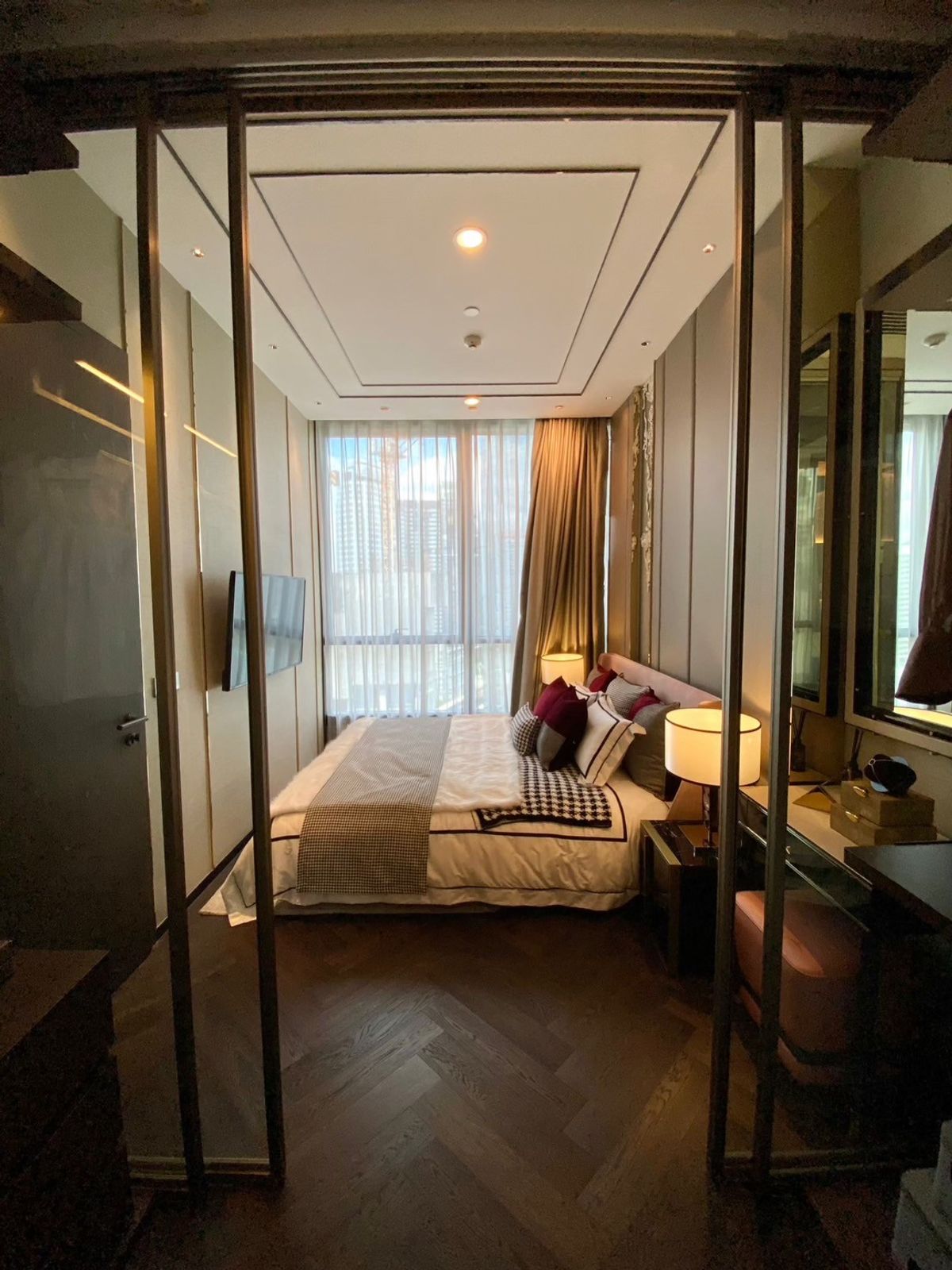 ขายคอนโดสุขุมวิท อโศก ทองหล่อ : คอนโดติด BTS ทองหล่อ 2 นอน 2 น้ำ fully fitted 081-245-7349