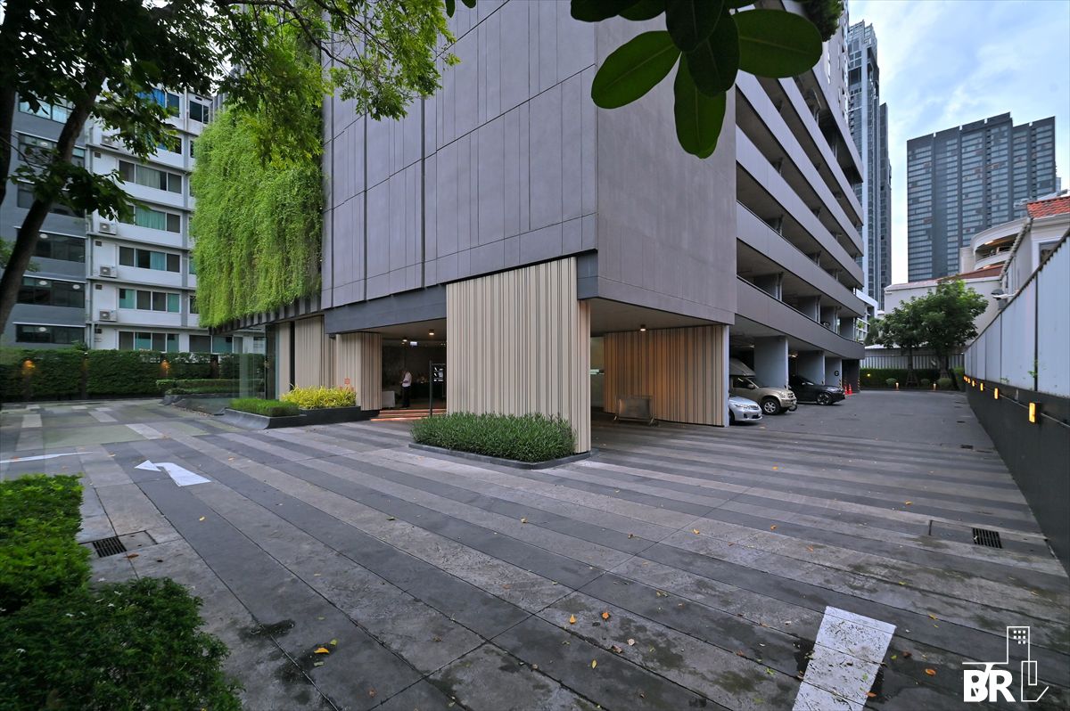 ขายคอนโดสุขุมวิท อโศก ทองหล่อ : 💥Best Deal💥 Fully Furnished ,Rhythm Ekkamai near BTS Ekkamai