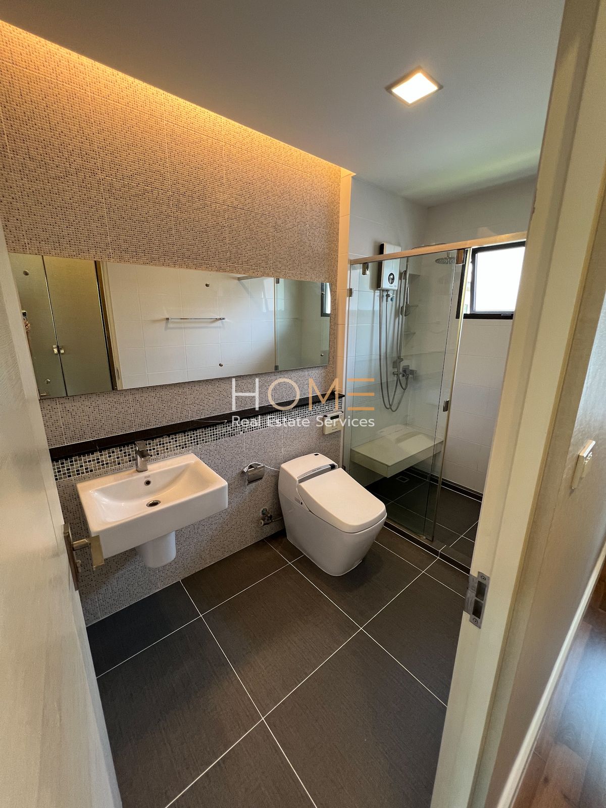 ขายบ้านพระราม 5 ราชพฤกษ์ บางกรวย : บ้านเดี่ยว มัณฑนา แจ้งวัฒนะ - ราชพฤกษ์ / 3 ห้องนอน (ขายพร้อมผู้เช่า), Manthana Chaengwattana - Ratchaphruek / Detached House 3 Bedrooms (SALE WITH TENENT) AOM001