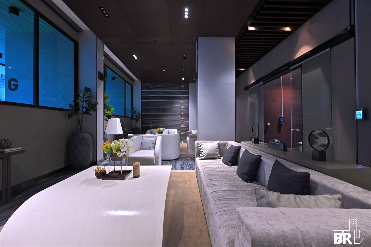 ขายคอนโดสุขุมวิท อโศก ทองหล่อ : 💥Best Deal💥 Fully Furnished ,Rhythm Ekkamai near BTS Ekkamai