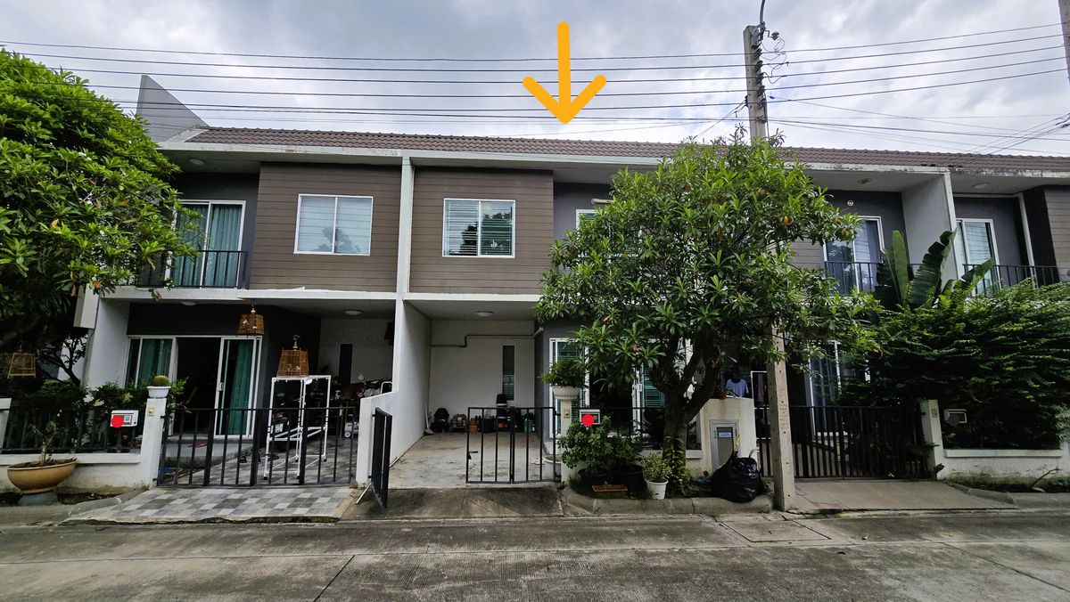 For SaleTownhomeNonthaburi, Bang Yai, Bangbuathong : Private Garden View Home! Attractive Price! Prime Location at Project Entrance! For Sale: 2-Storey Townhome in Areeya The Colors Wongwaen–Ratchaphruek Phase 3 17.5 Sq. Wah | Excellent Location in the Expanding Bang Bua Thong – Suphanburi Zone!