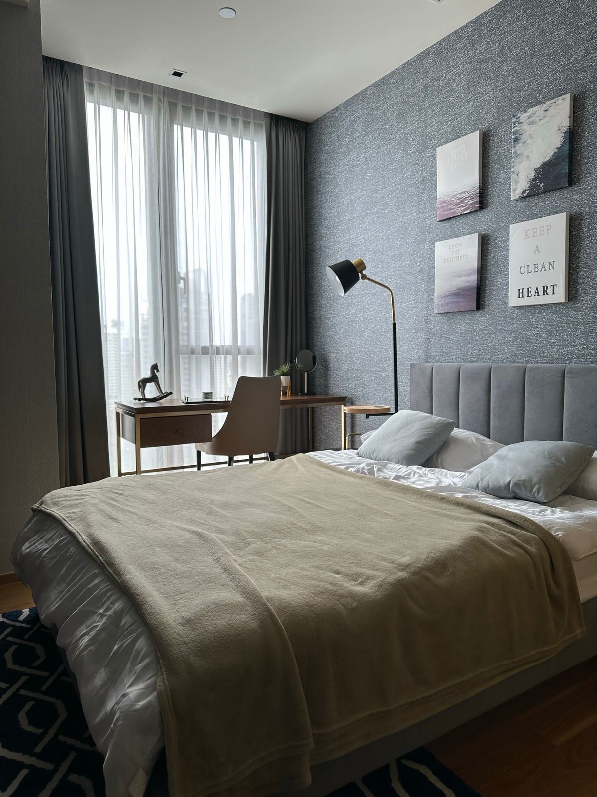 ขายคอนโดสุขุมวิท อโศก ทองหล่อ : 3 นอน แต่งครบ ห้องสวย ติด  BTS ทองหล่อ และ ใกล้ Emporium  081-245-7349